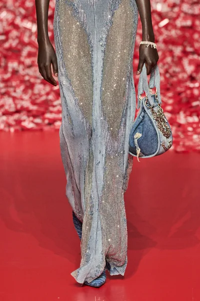 Look 17
